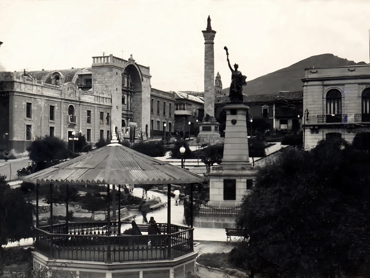 Potosí - Plaza 10 de Noviembre
